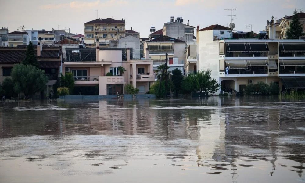 Λάρισα: Εκκένωση δυο πολυκατοικιών ζήτησε η Πολεοδομία
